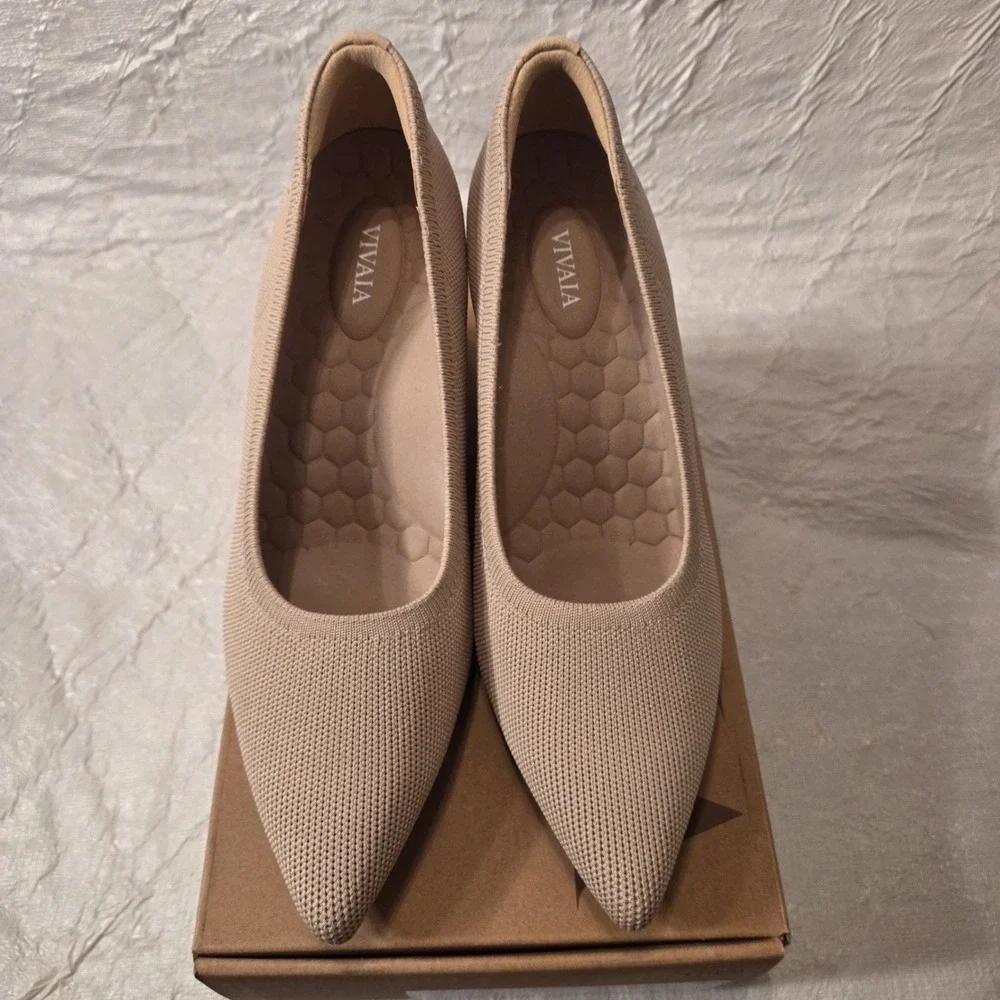VIVAIA Deborah Almond Pointed Toe Wedge Pumps Lightweight Comfort Heels 38 US 7